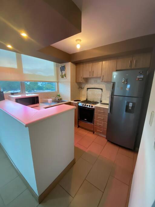 2 Rooms, 1 King Size Bed, 64" Smart Hdtv Guatemala City Exteriör bild