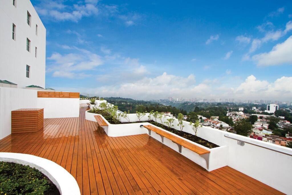 2 Rooms, 1 King Size Bed, 64" Smart Hdtv Guatemala City Exteriör bild