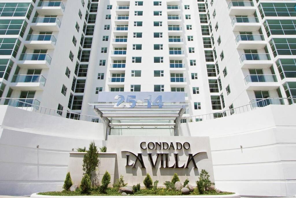 2 Rooms, 1 King Size Bed, 64" Smart Hdtv Guatemala City Exteriör bild